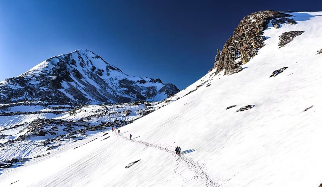 Dayara Bugyal Trek